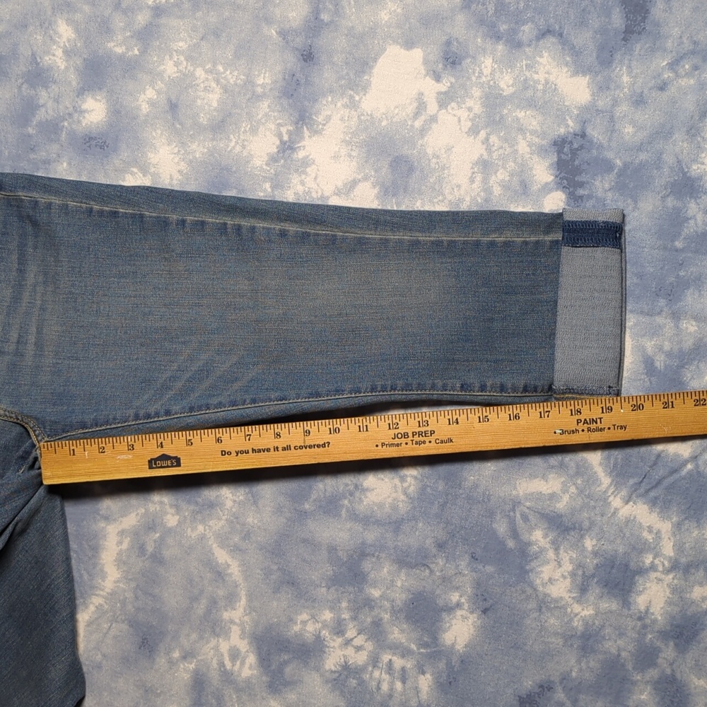 Levi Strauss Signature Classic Mid Rise Capri Size 4 - Picture 3 of 11